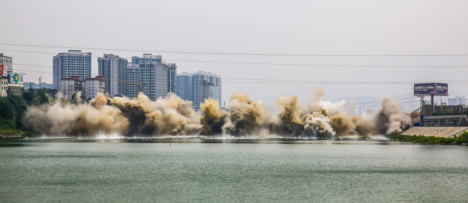澧水大桥成功爆破7.