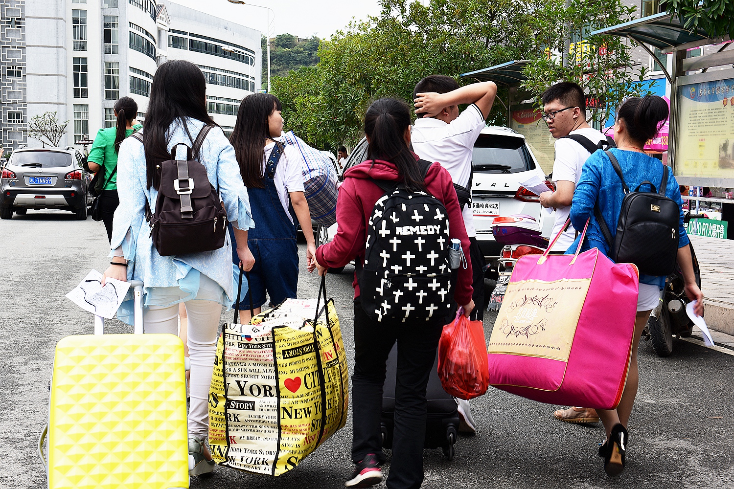 张家界学院迎新生
