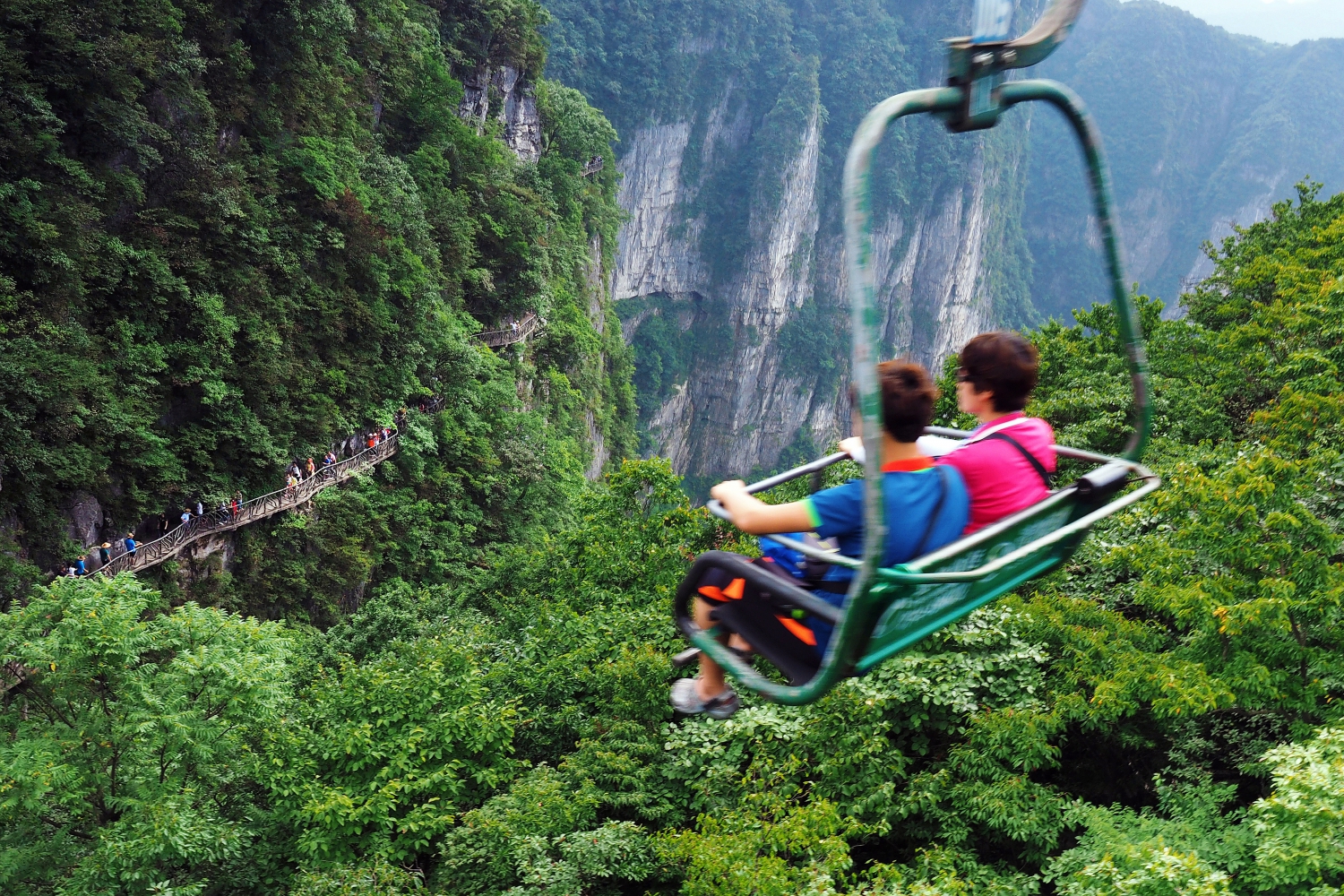 俯观天门山
