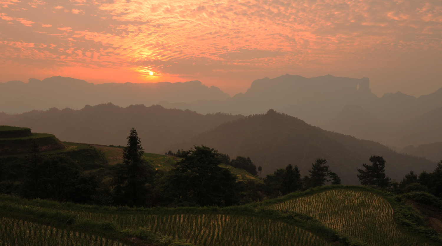夕照天门