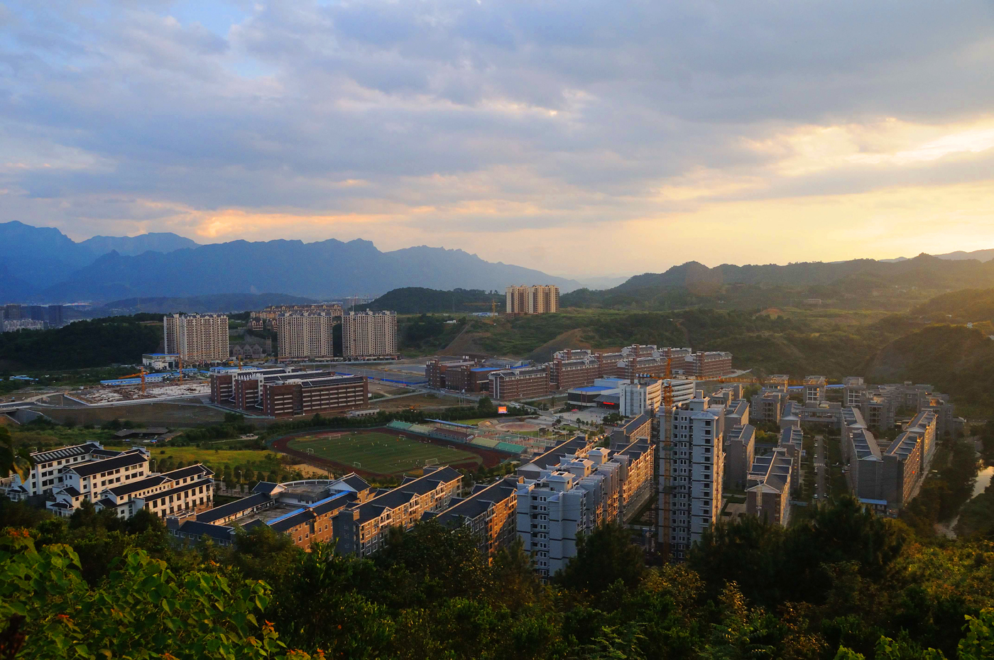 美丽的张家界学院、航院