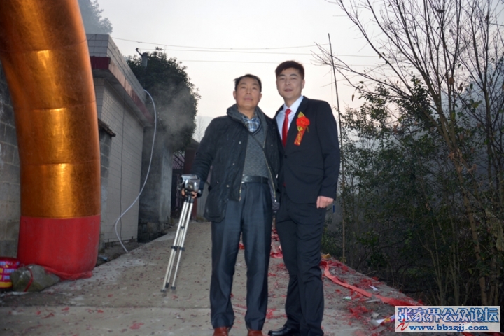 今结婚又遇老队员