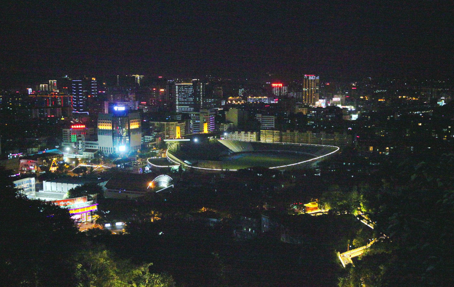福建龙岩夜俯瞰