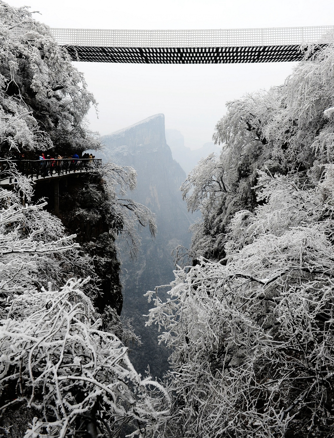 天门雪景
