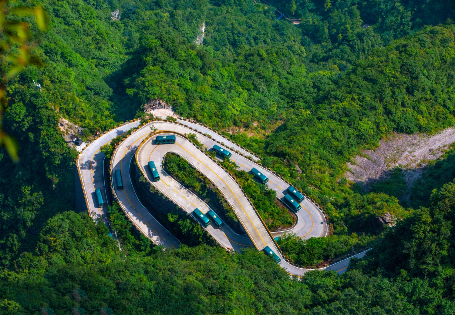 盘旋天路