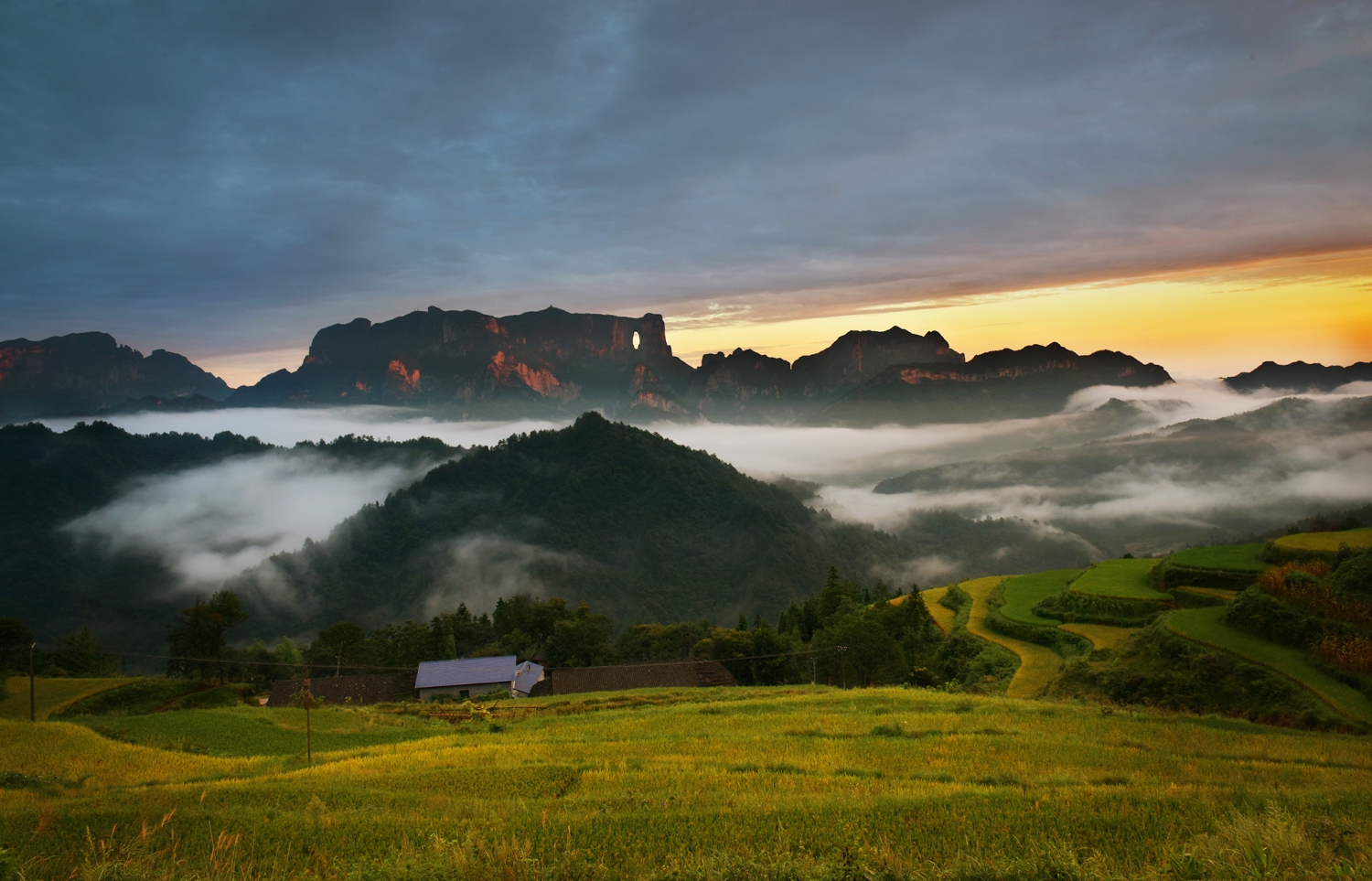 天门山秋景