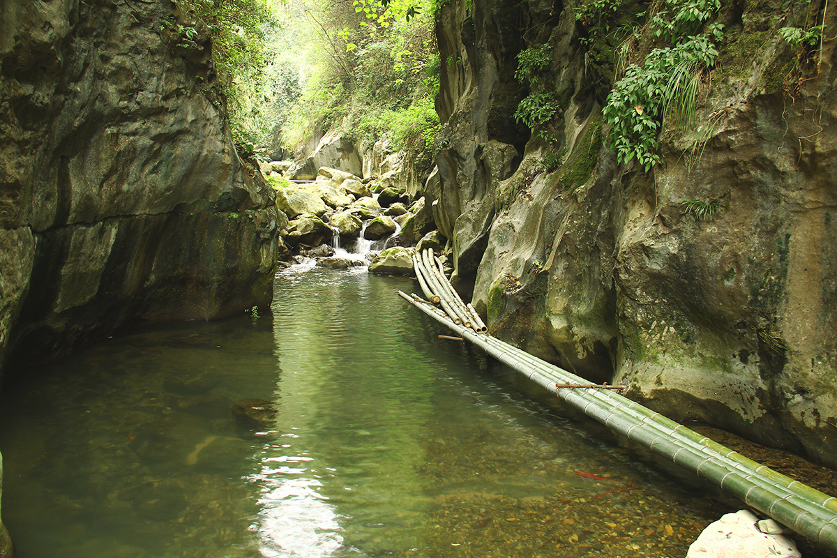 岩泊渡桃水溪