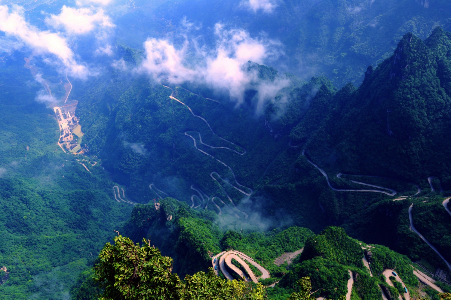 山路弯弯