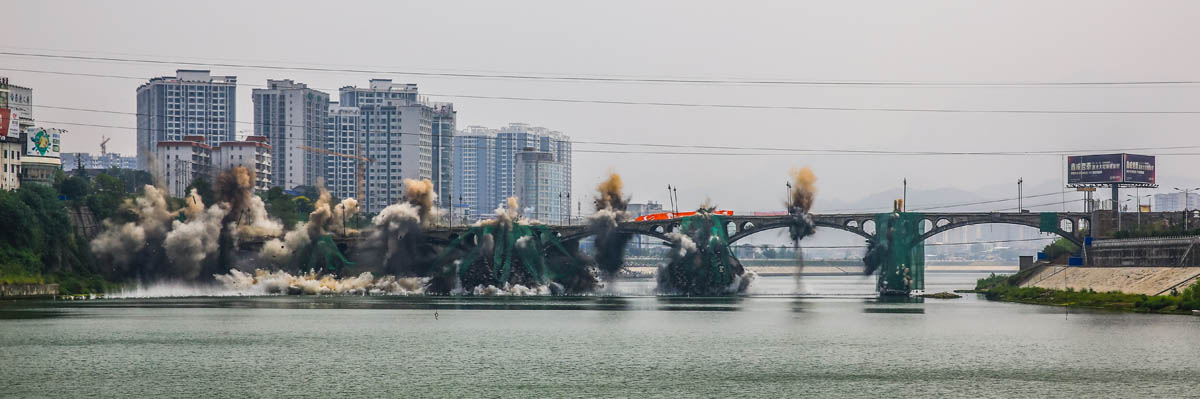澧水大桥爆破拆除4(组图)