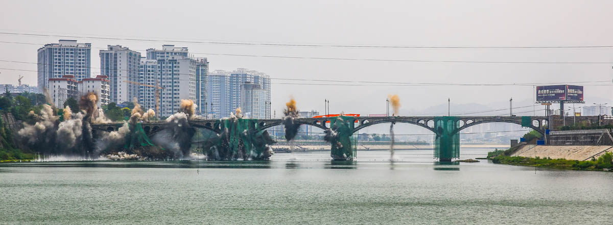 澧水大桥爆破拆除2(组图)