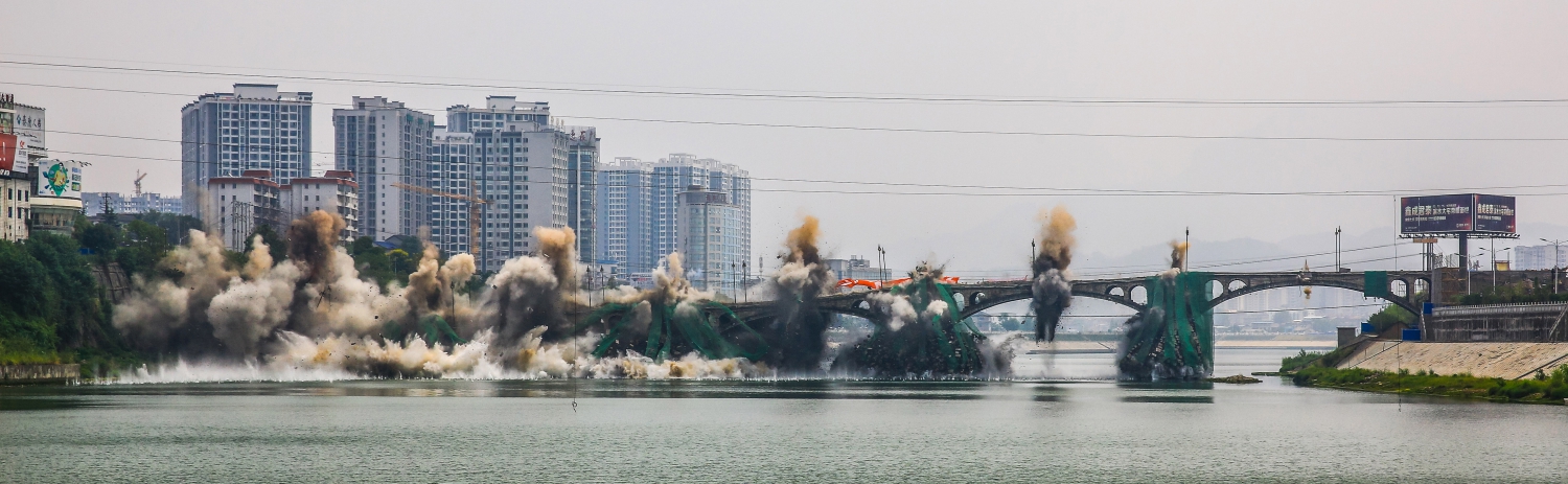 澧水大桥爆破拆除6(组图)