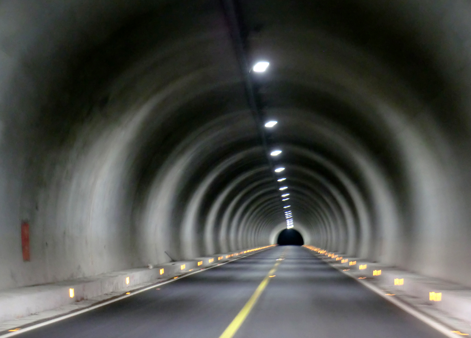 时空隧道