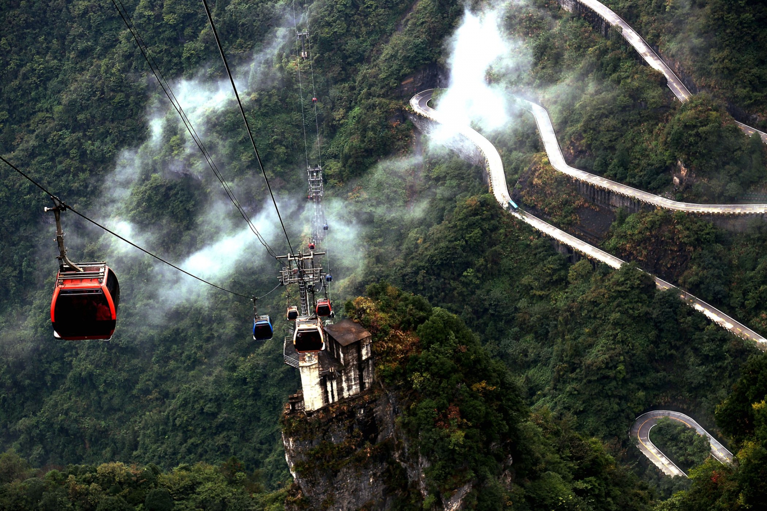 漫漫天门路