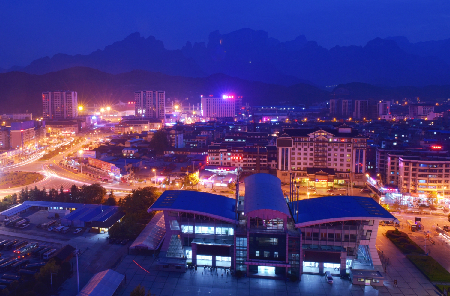 小城夜色