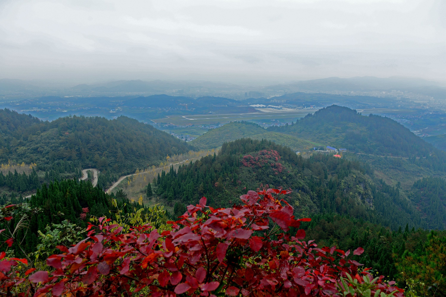 多彩崇山