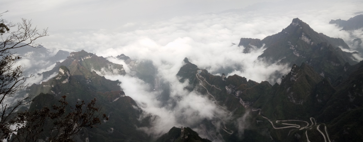 天门山风起云涌