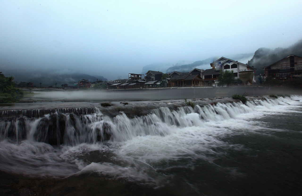 烟雨溪布街