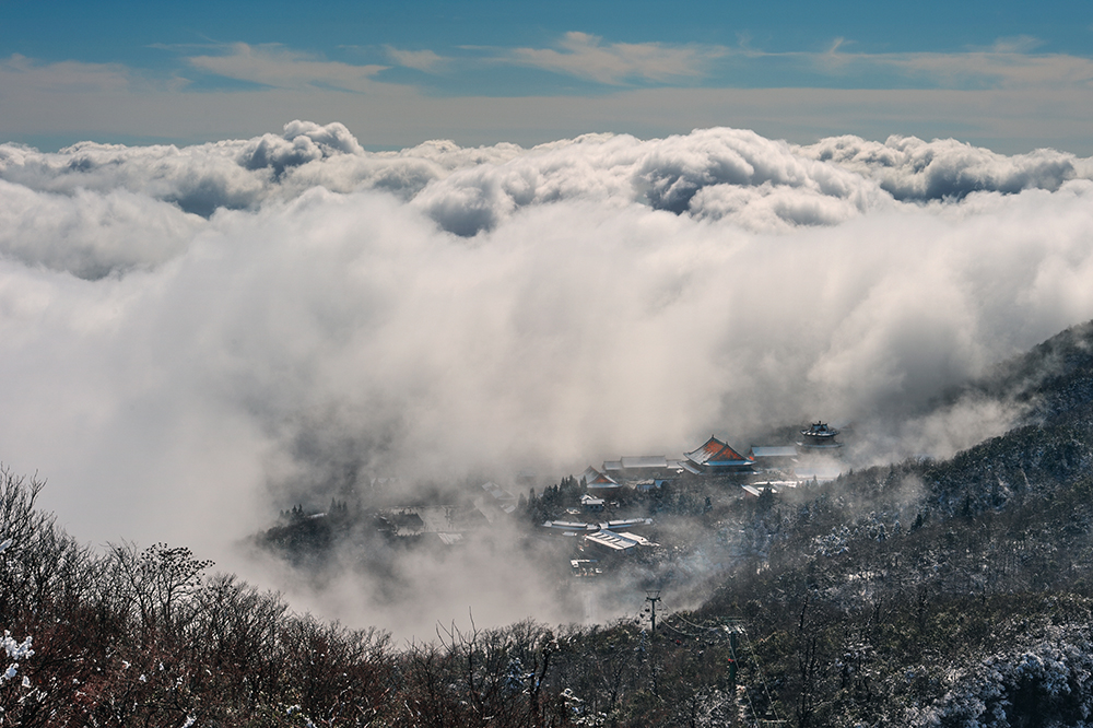 云涌天门寺