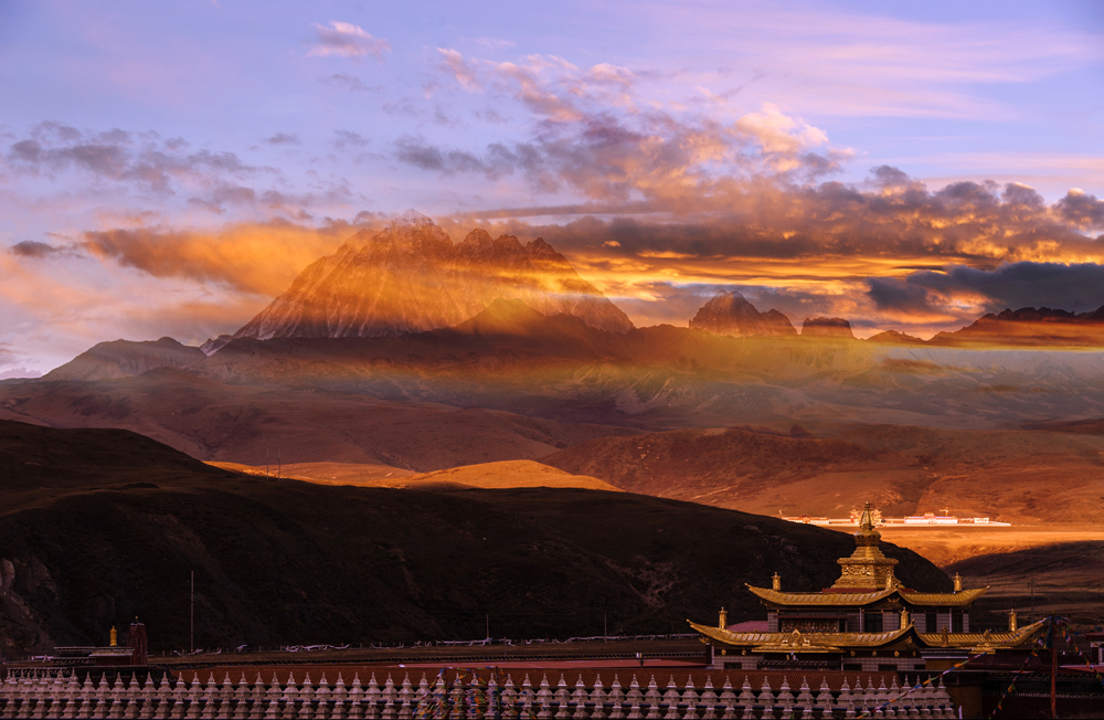 夕照雅拉雪山