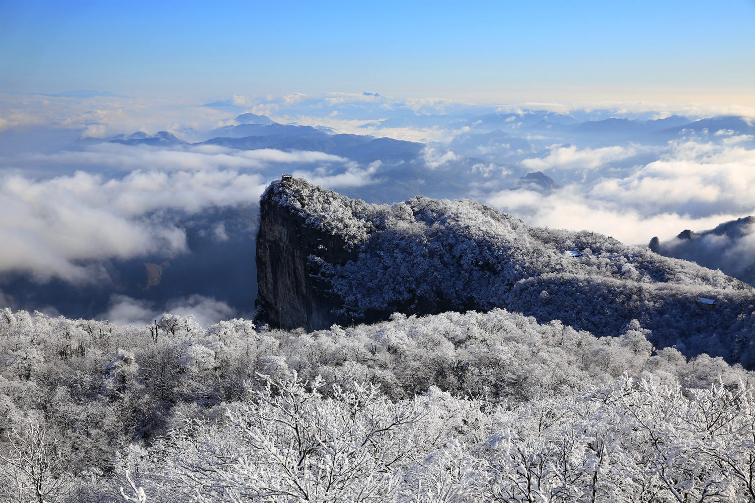 初雪与仙山