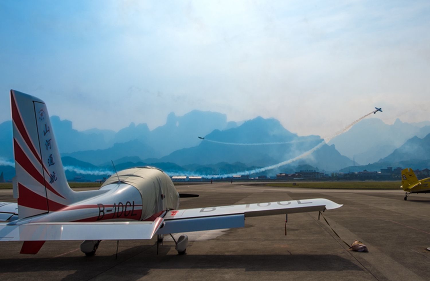 观天门搏击长空