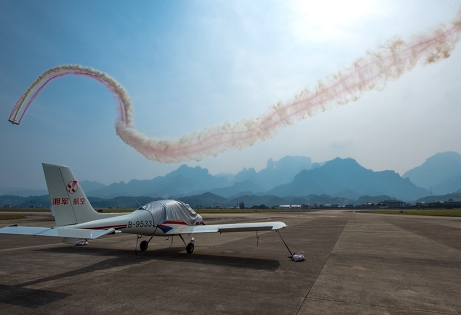 观天门搏击长空