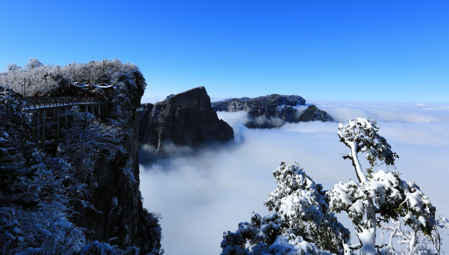 冬雪上天门山