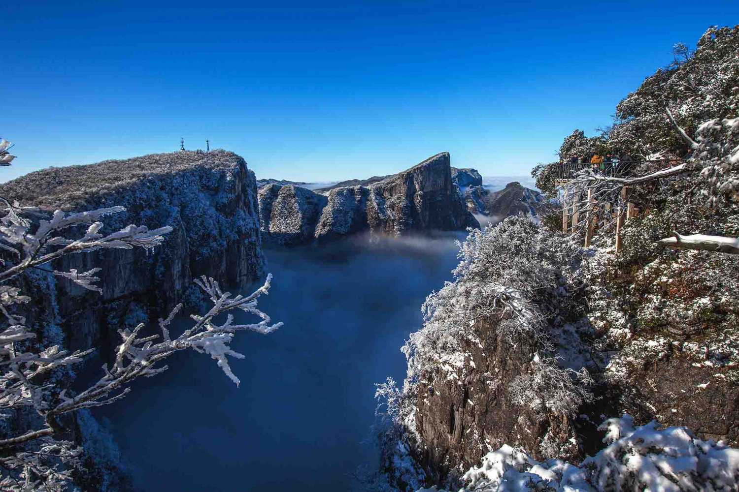 碧潭雪色