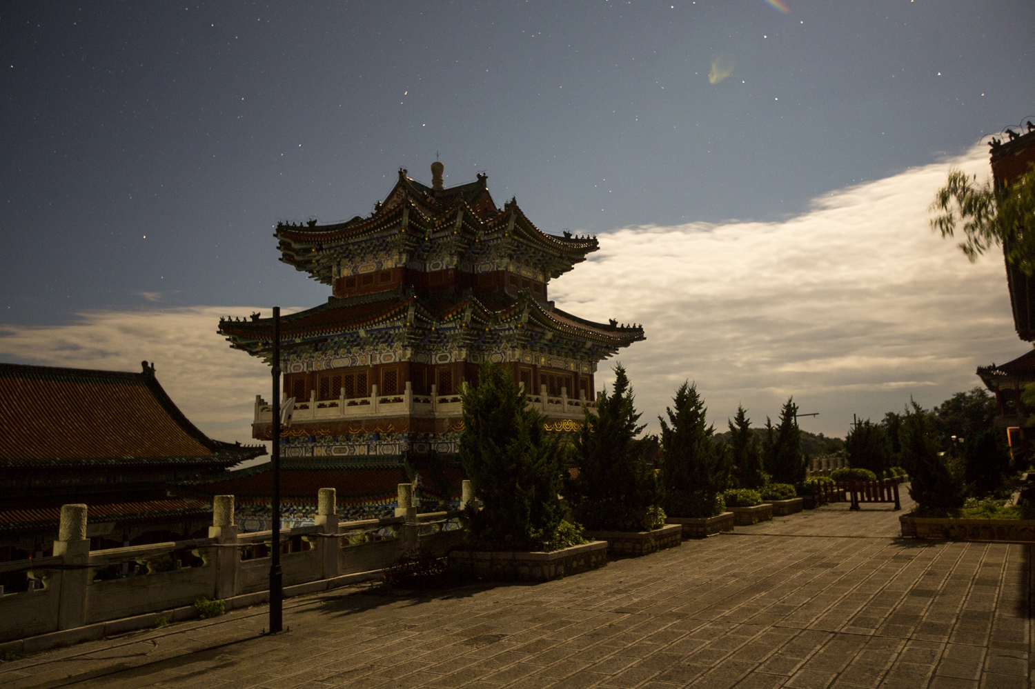 银光入寺