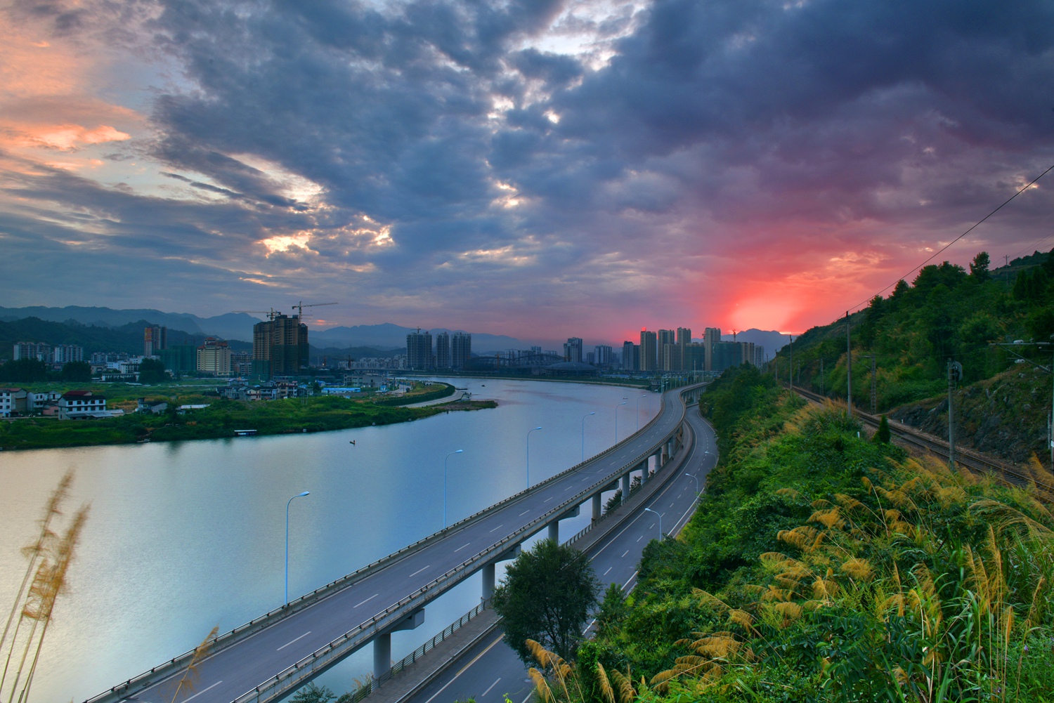 东曦既驾