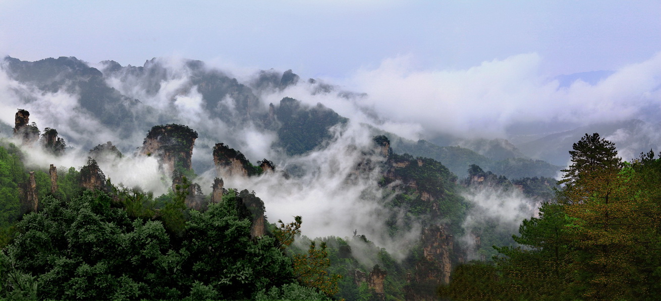 惊涛拍岸