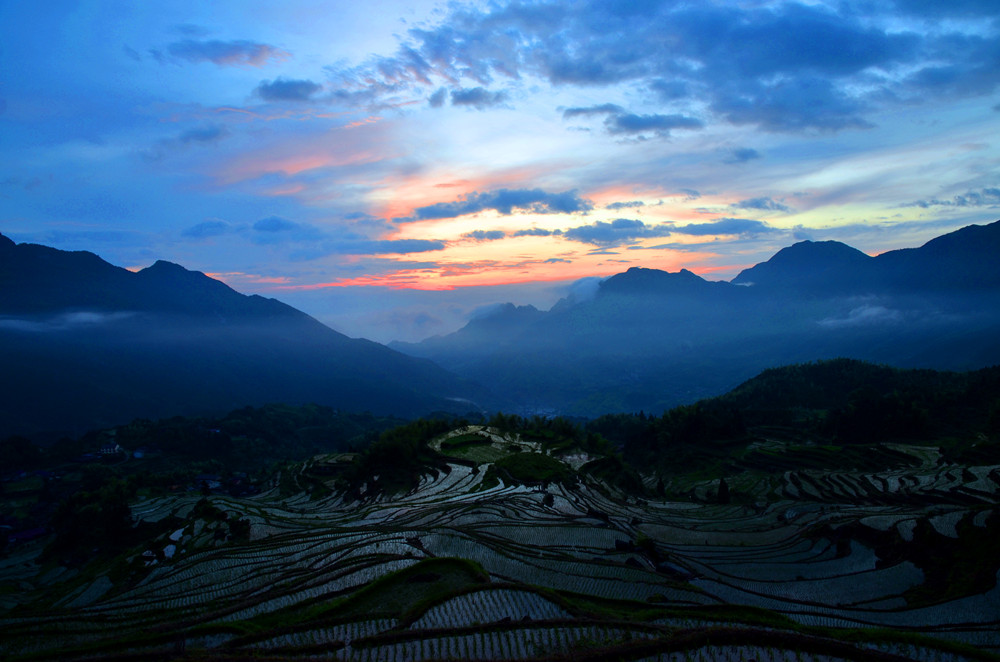 这里黎明静悄悄