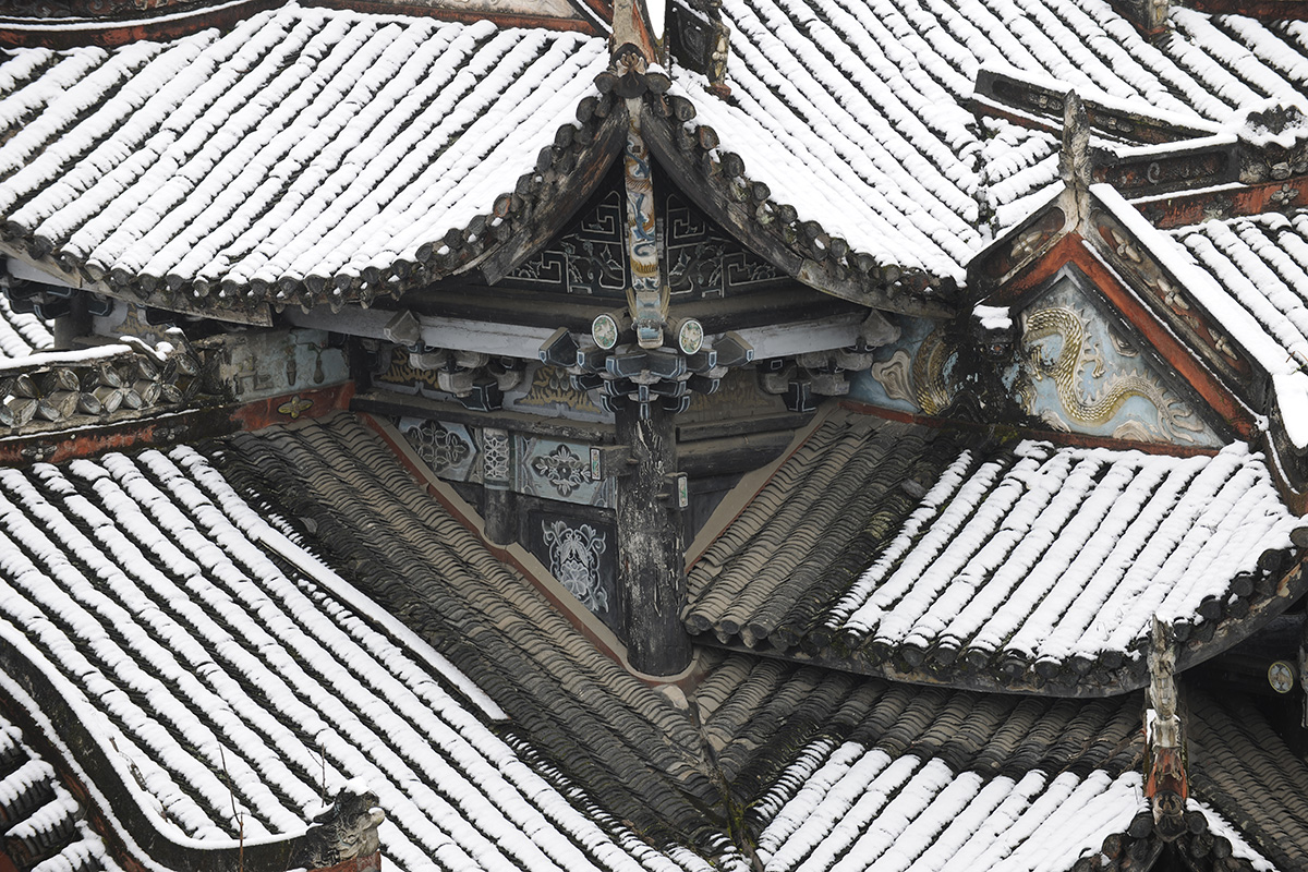 古刹迎雪