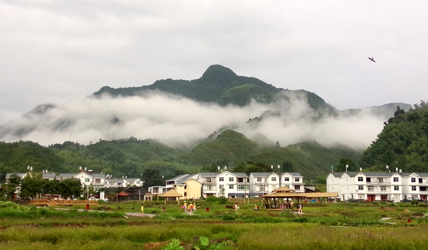 美丽山村