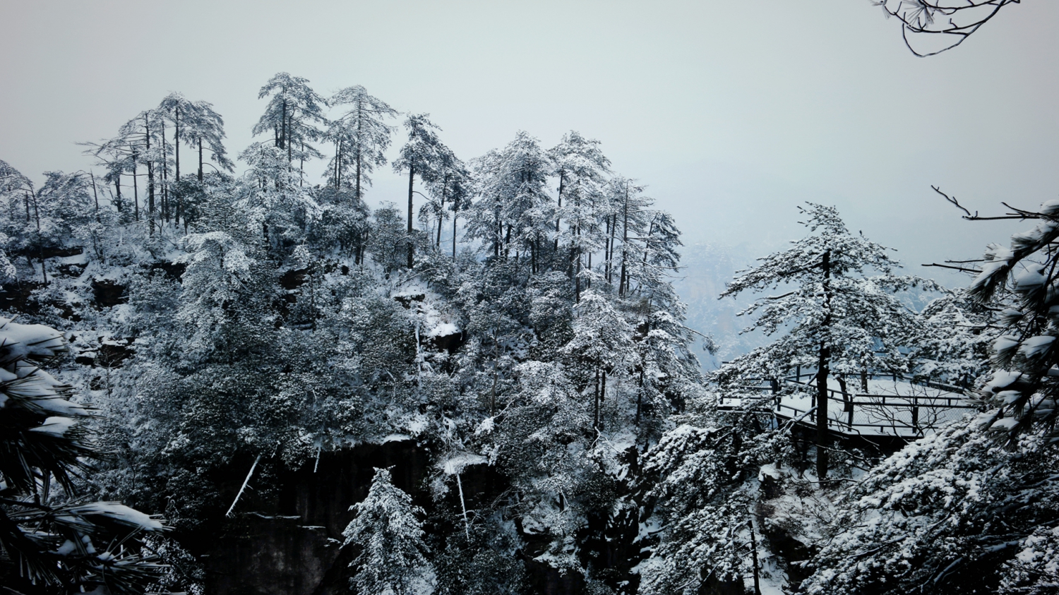 雪景水墨画