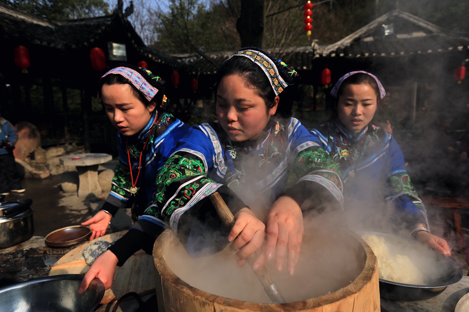 土家女忙过年《5》