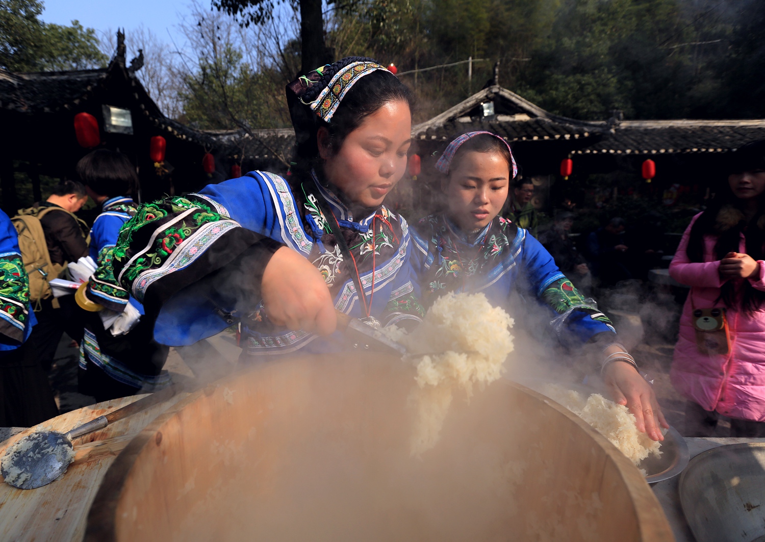 土家女忙过年《4》