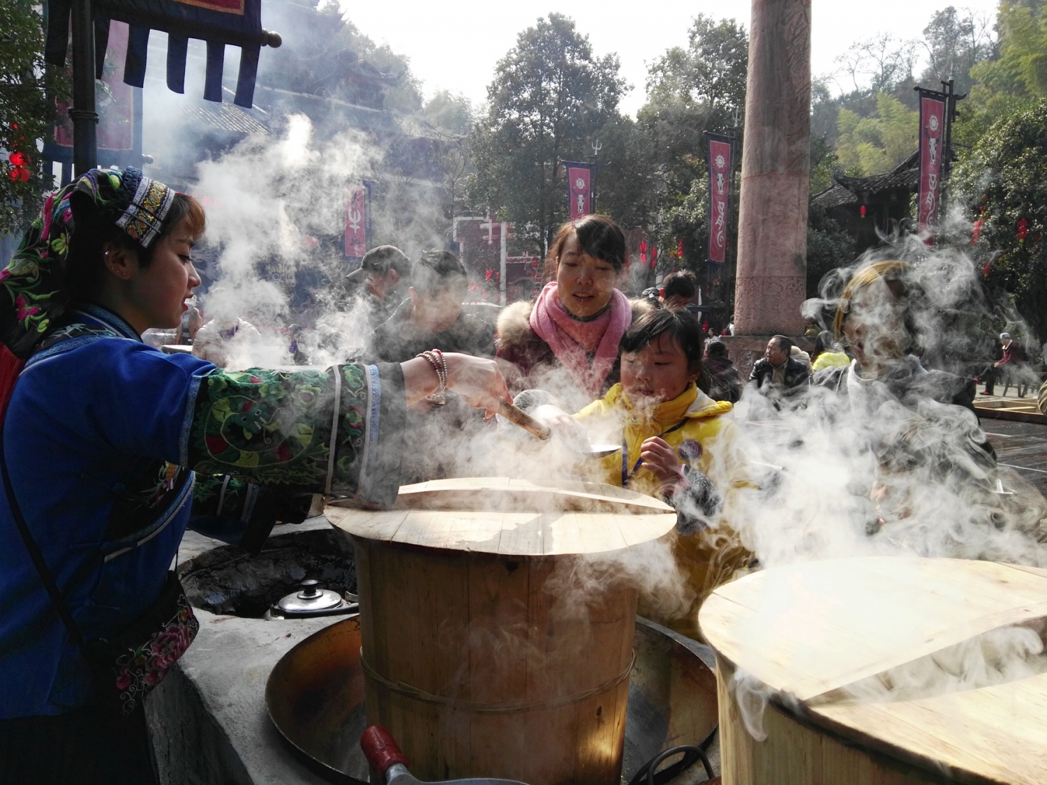过赶年，吃蒸米