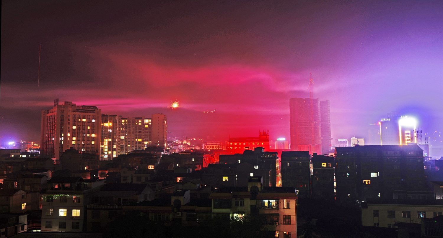 烟火阑珊新年夜