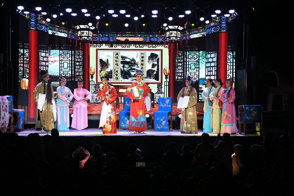 阳戏《春江女人》