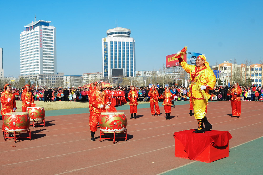 敲锣打鼓闹元宵