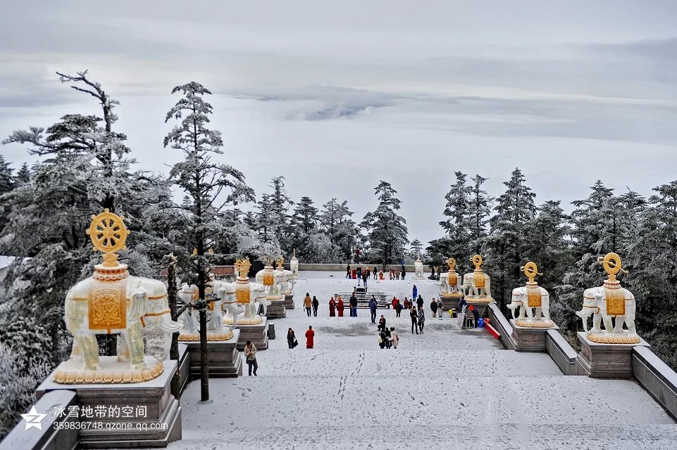 峨眉金顶公园