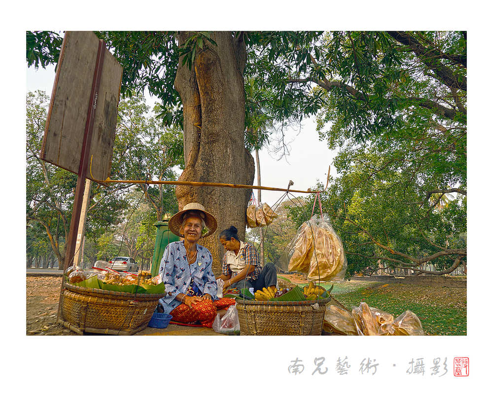 菩提树下的老妇