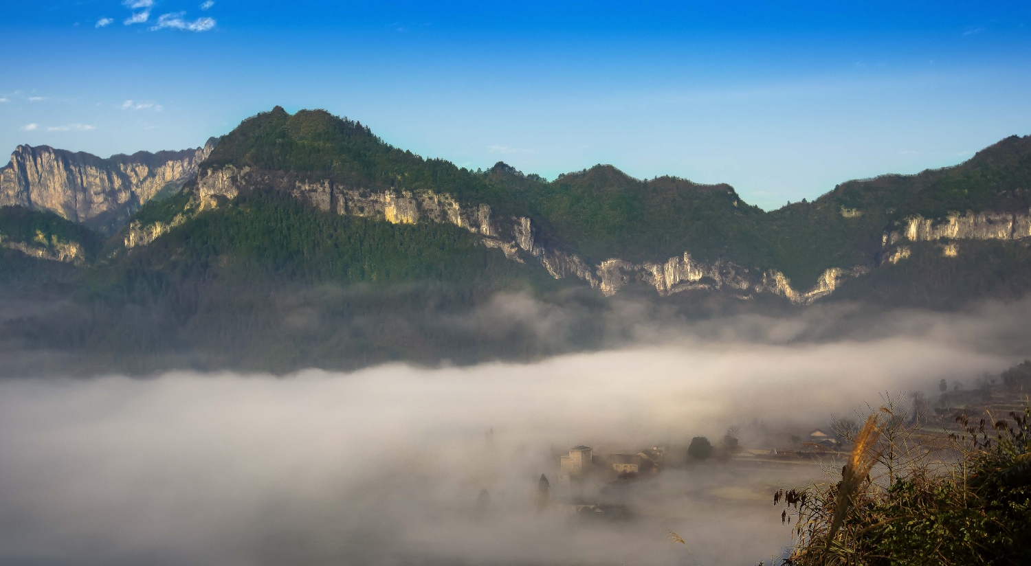 清晨的土家山村