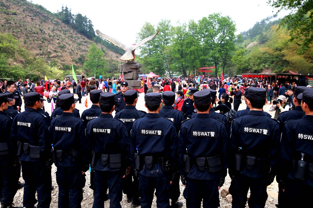 黄花溪杜鹃花节警卫