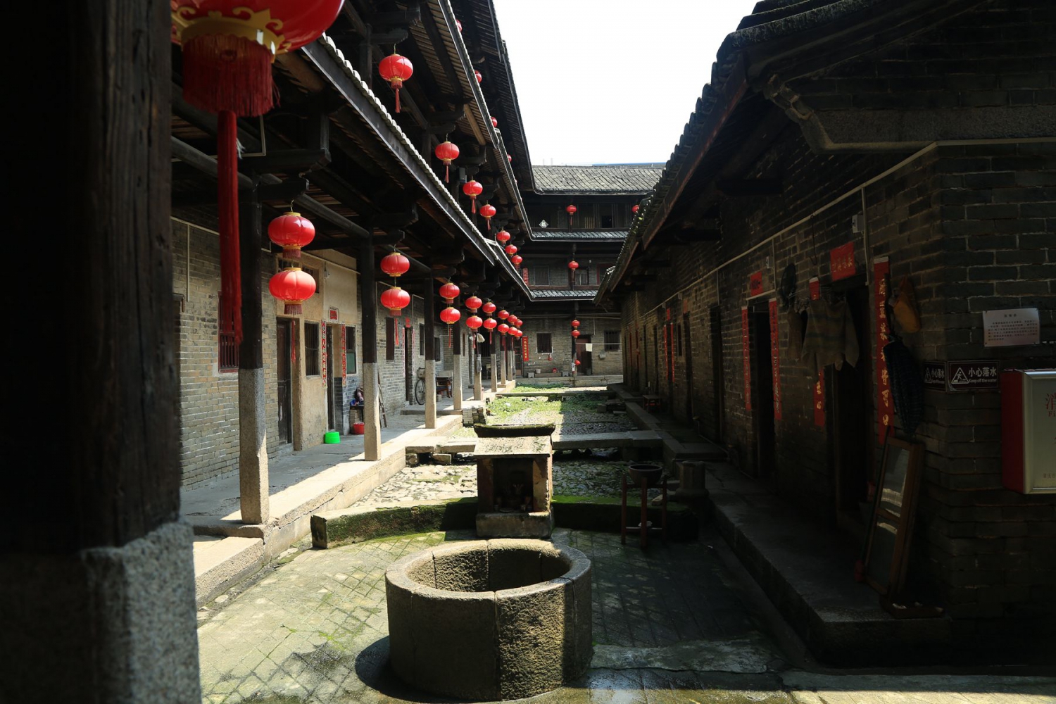 泰安围楼天井
