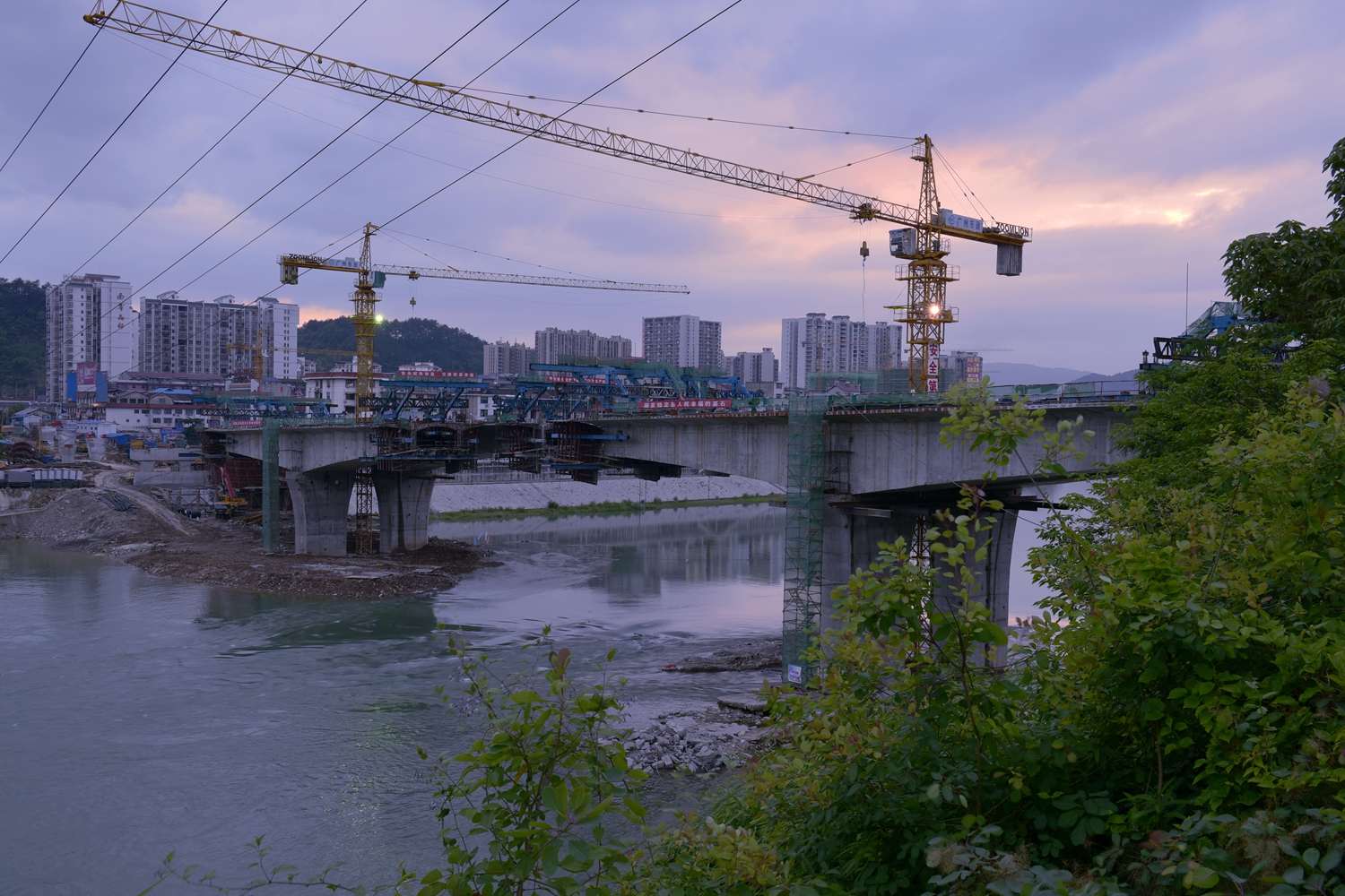 澧水大桥在建中