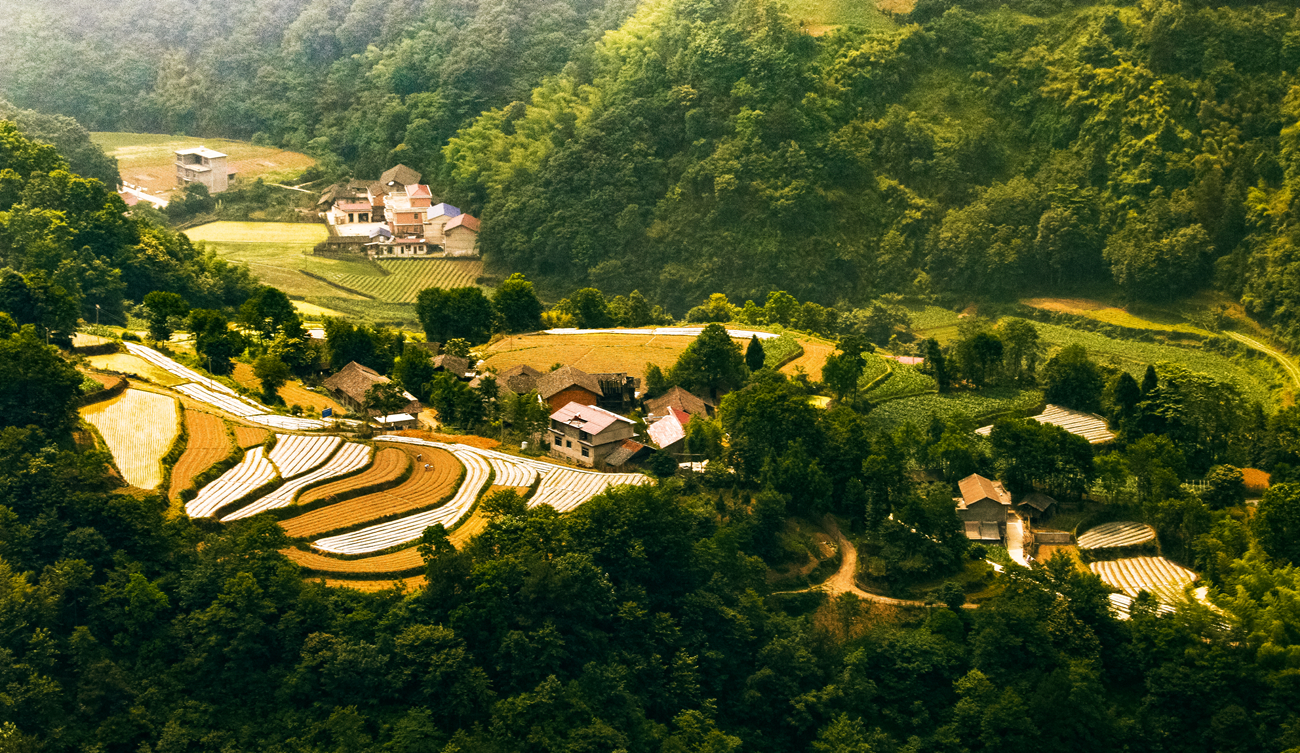 幽静的小山村