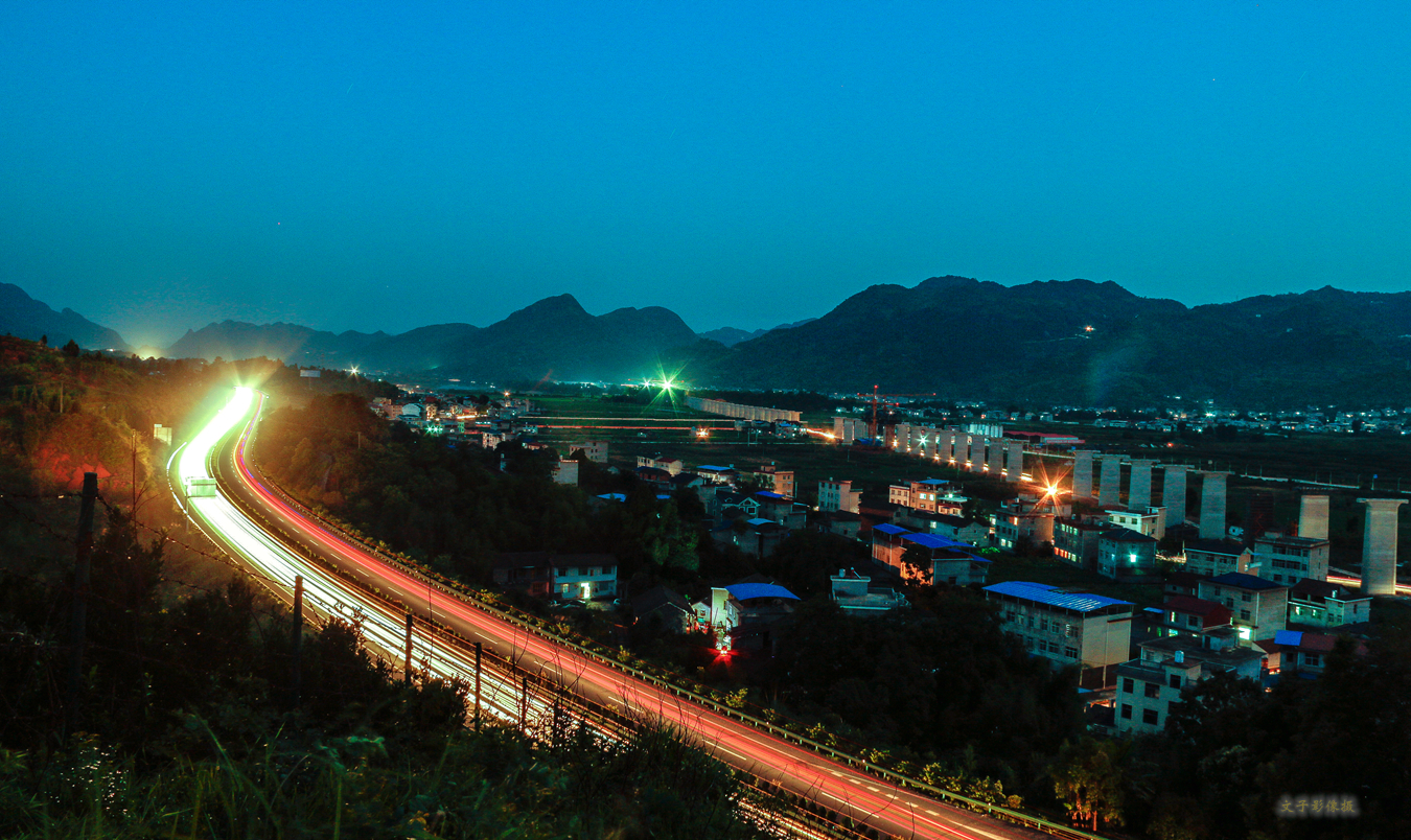 高速路夜景