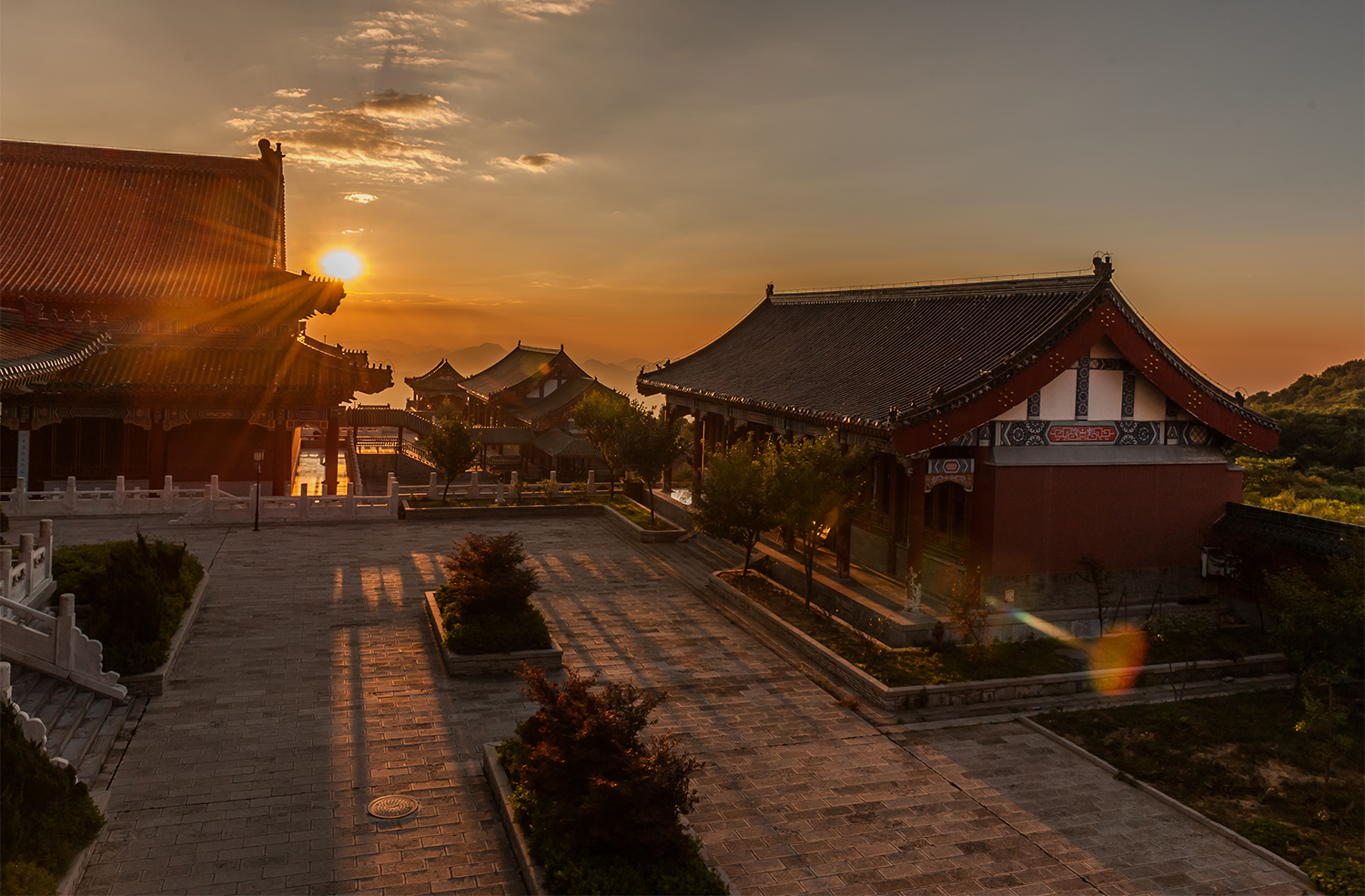 曦映古寺